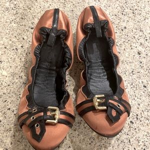Burberry flats in orange black and gold 7.5